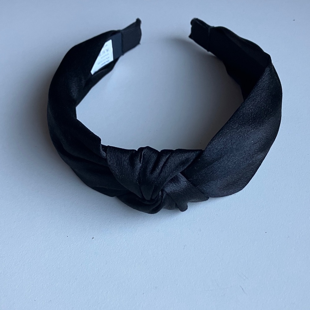 🌻Elegant Black Satin like Headband
